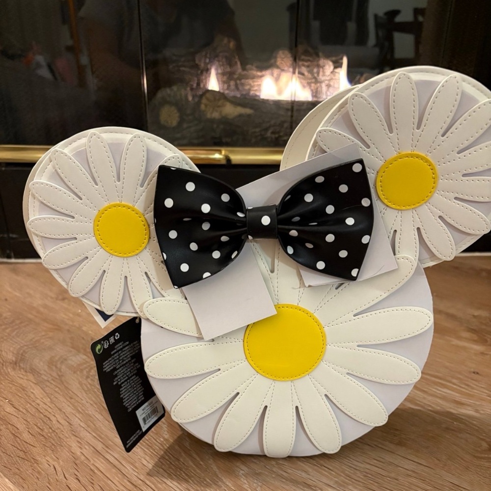 Minnie Mouse Spring Daisy Loungefly